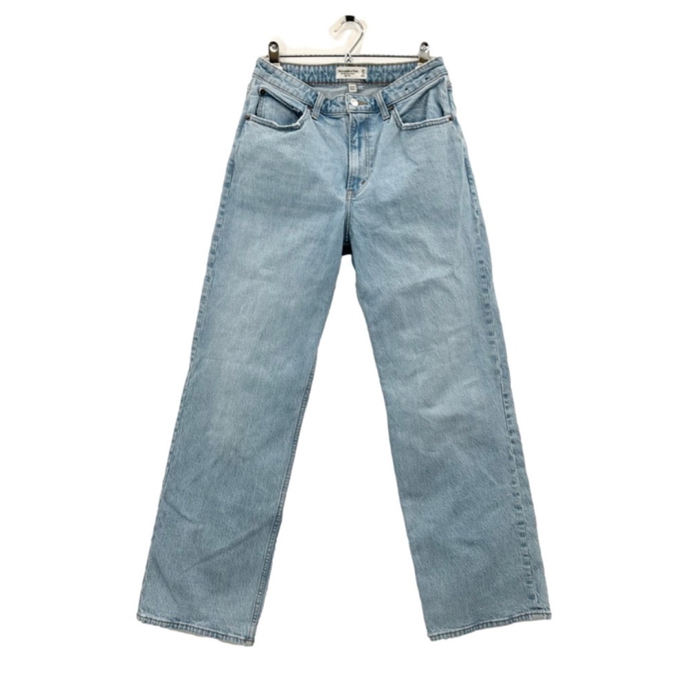Abercrombie & Fitch 90’s High Rise Relaxed Jeans 29 Light Blue Curve Love